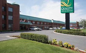 Quality Inn & Suites Pe Trudeau Airport